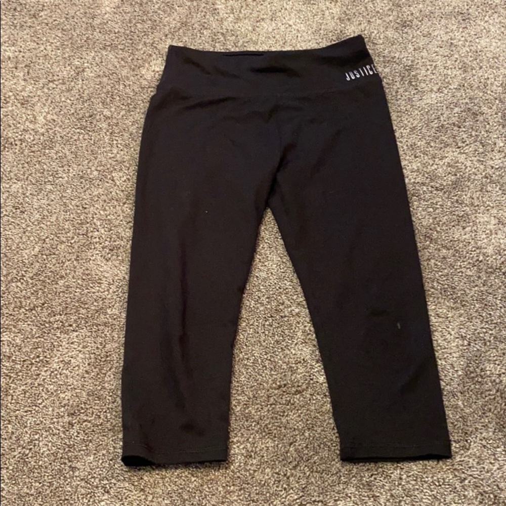 Black capris